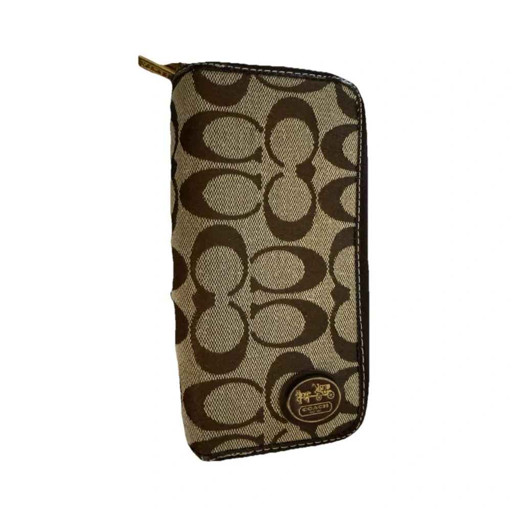 Coach carriage vintage Double Zip Wallet